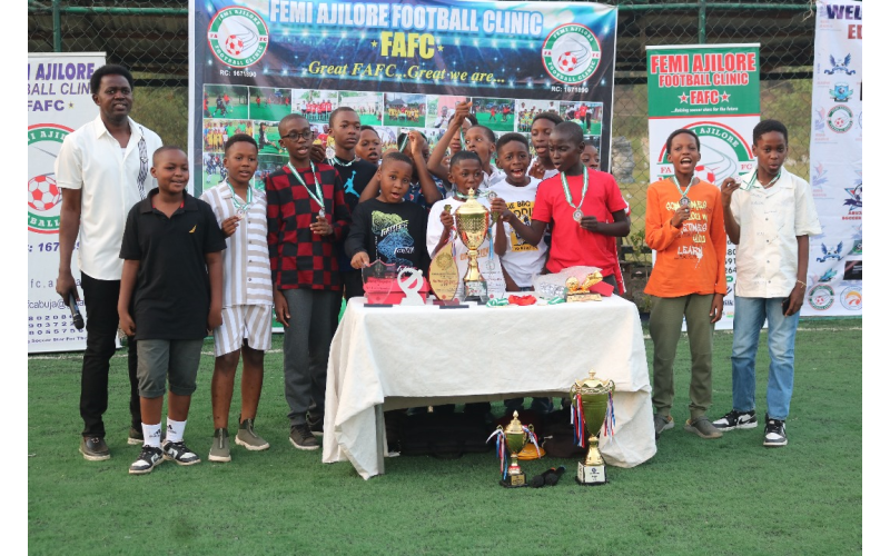 Femi Ajilore Football  Clinic: Buuiilding Hope In The Yout, marks  End Of  Year  Get Together