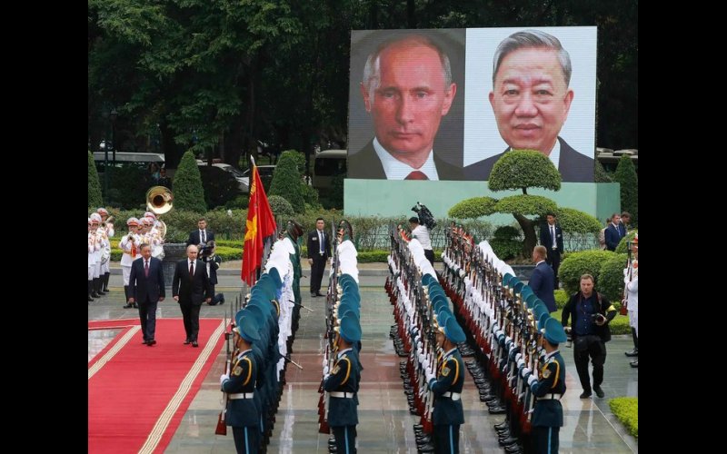 Putin Arrives In Vietnam, Signs Military & Trade Agreements
