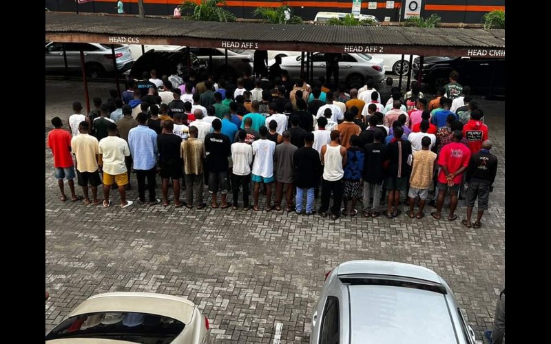 EFCC Arrests 117 Suspected Internet Fraudsters In Lagos