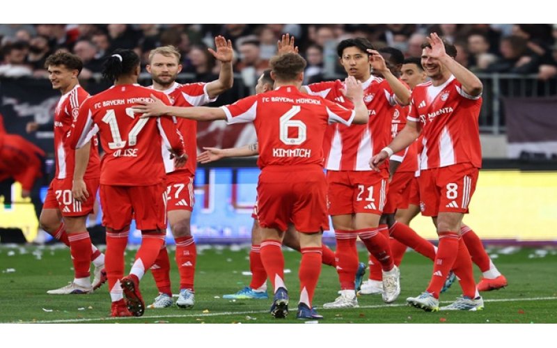 Bayern Munich Break Bundesliga Goal Record as Title Moves Within Reach