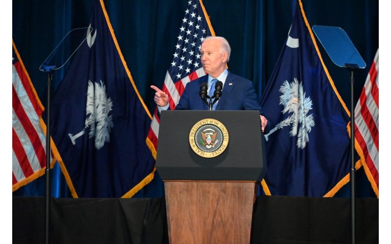 Biden mocked for calling Trump the ‘sitting president’ in embarrassing gaffe: ‘Mash-potato-brain’