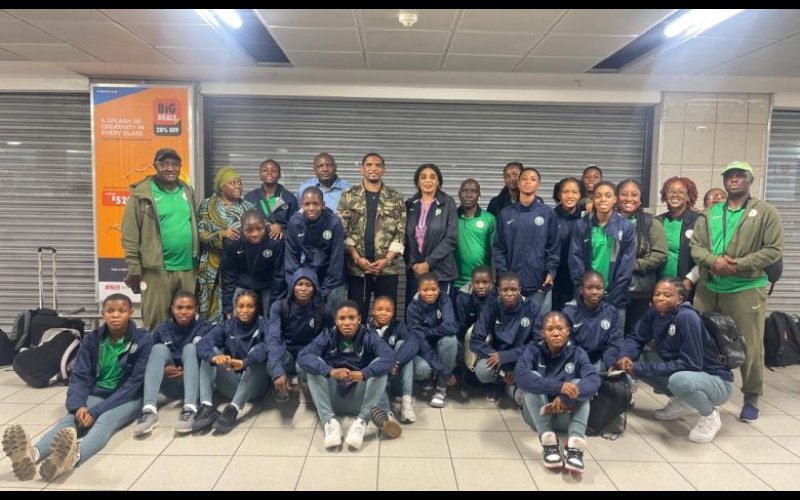 Eto’o boosts Flamingos morale as team arrives South Africa