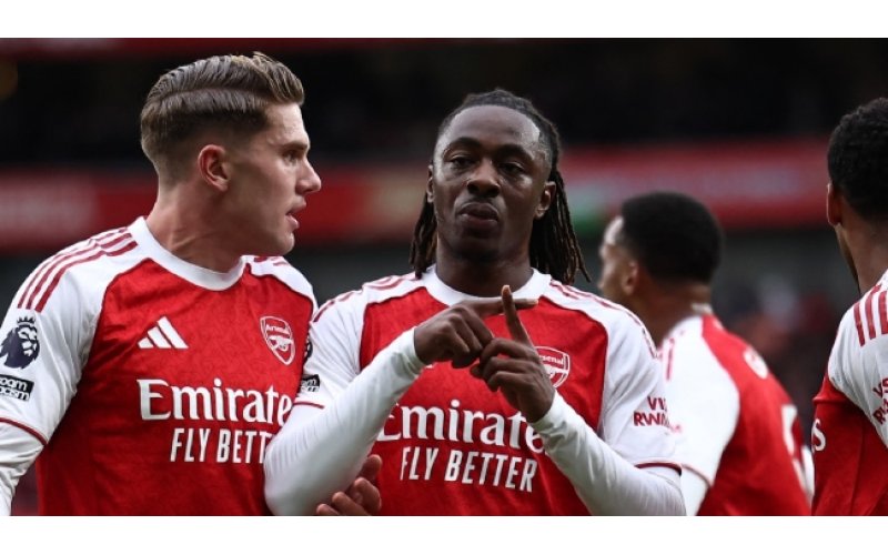 Eze Scores First Arsenal Goal as Set-Piece Kings Edge Palace to Extend Lead