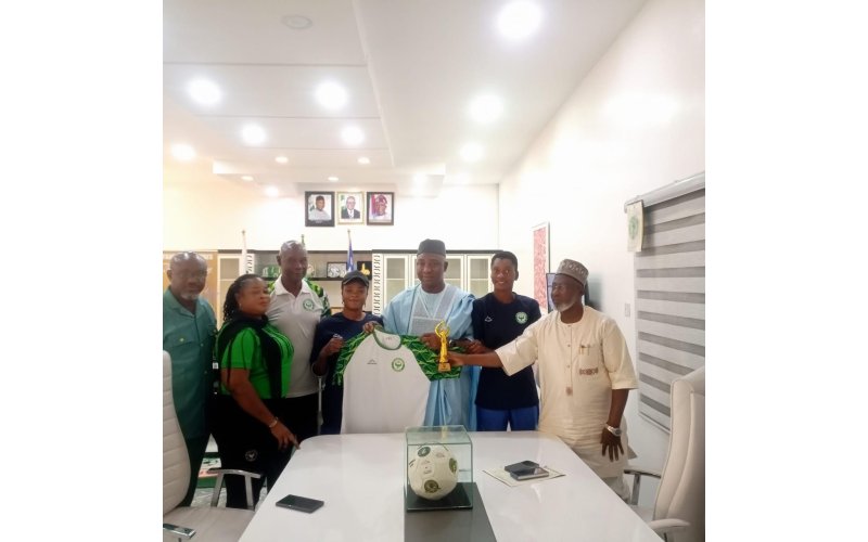 Special Eagles honour NFF President, Gusau