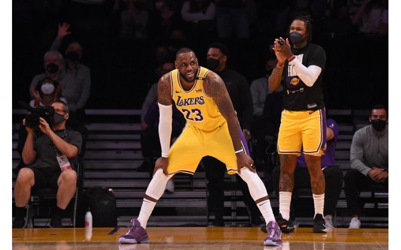 LeBron James Inches Closer to Return After Full Lakers Practice