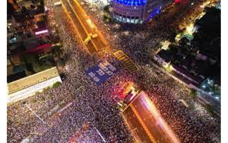Thousands rally in Tel Aviv in protest against Israeli government