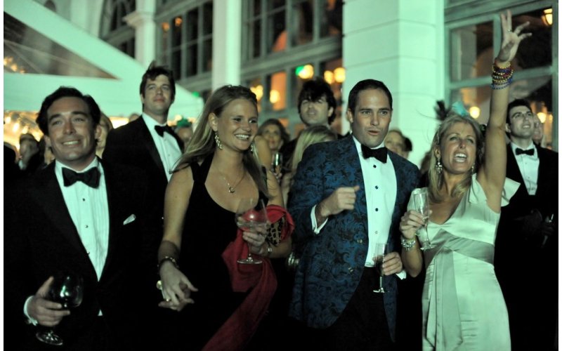 Sugar heir allegedly beat girlfriend after becoming ‘irate’ that they were seated next to gay couple: cops 