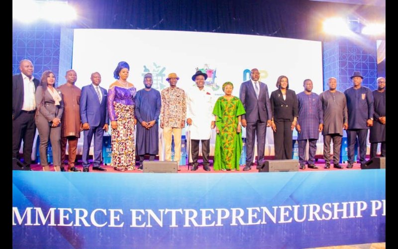 Diri Approves N740m Interest-Free Loans For Two Young Entrepreneurs - Launches Bayelsa e-Commerce Programme 