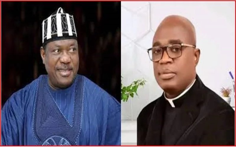 Despite Gov Alia’s opposition, Akume’s candidate, APC’s Uche Terwase wins Gulma 1 State Constituency Seat in Benue rerun poll By theconclaveng -February 4, 20240142  Share  Senator George Akume and Reverend Father Doctor Hyacinth Alia   In a test of polit