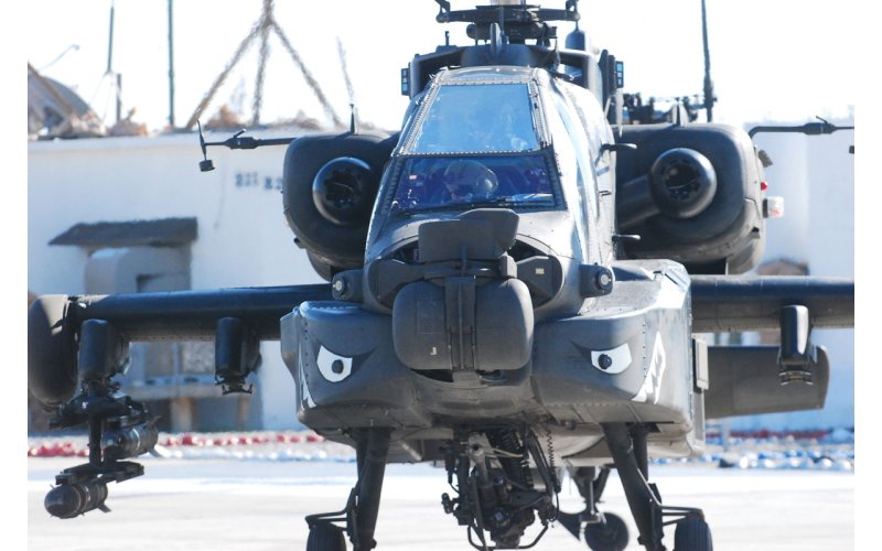 U.S Army AH-64 Apache Helicopter Crashes, Killing Pilot & Injuring 1