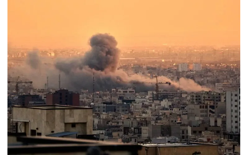 US–Israel Airstrikes Hit Iran’s Assembly of Experts Building Amid Leadership Transition