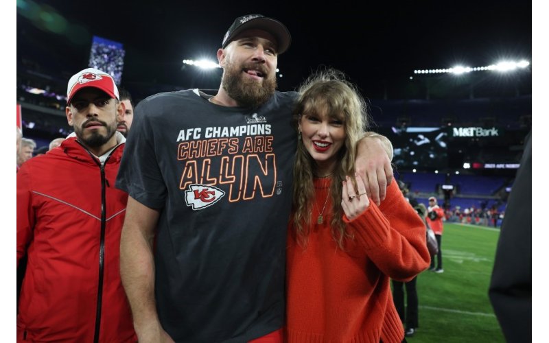 What Travis Kelce said to Taylor Swift during romantic on-field celebration after the Chiefs beat Ravens 
