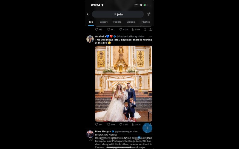 Diogo Jota, a 28-year-old Portuguese Liverpool soccer player, died this morning in a traffic accident in the province of Zamora.