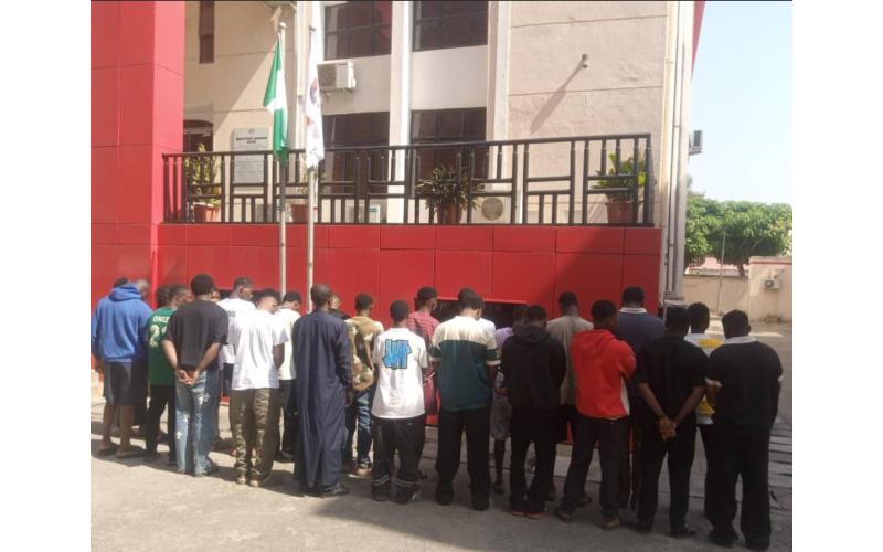 EFCC Arrests 24 Suspected Internet Fraudsters