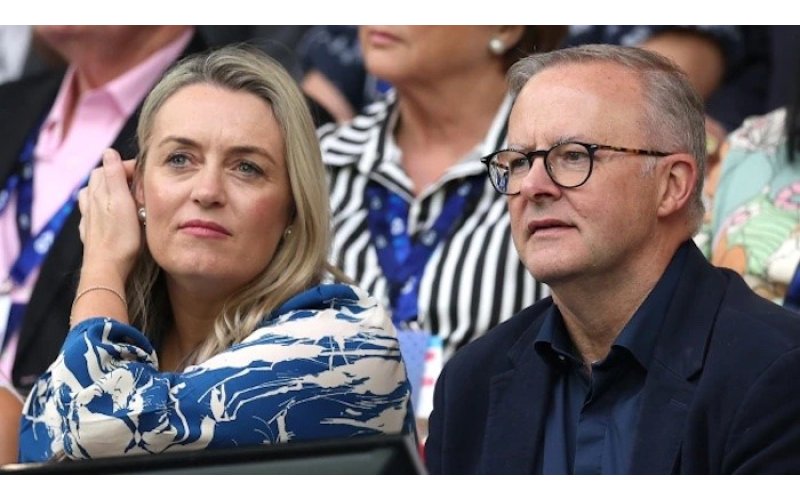 Australian PM Announces His Engagement to Jodie Haydon 