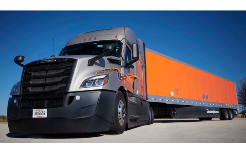 Trump Imposes New Tariffs on Heavy Truck Imports to Protect U.S. Manufacturers