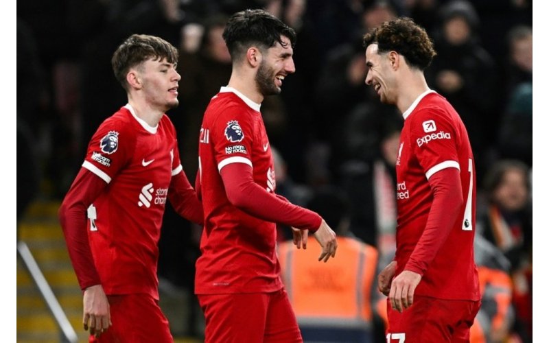 Liverpool thrash sorry Chelsea to stretch Premier League lead