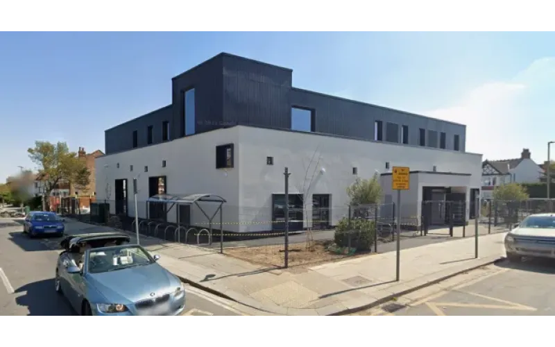 Petrol Bomb Attack on London Synagogue Probed as Suspected Hate Crime