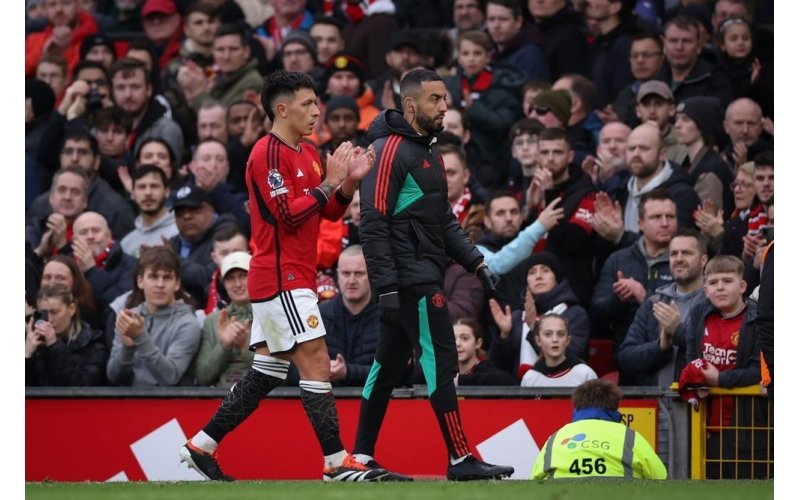 Lisandro Martinez is expected to be sidelined for eight weeks