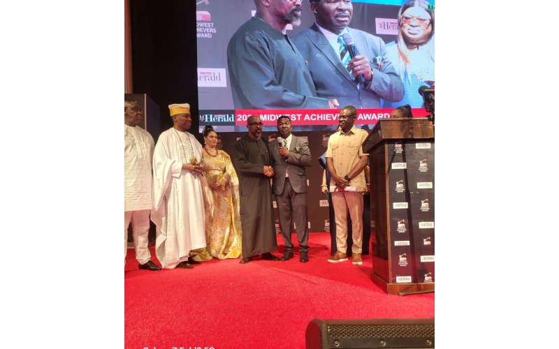Prof Ozekhome, SAN Receives ‘Defender of Democracy Award’ at Midwest Achievers Award