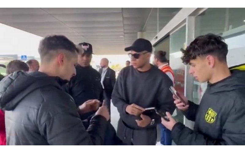 Kylian Mbappe spotted at Barcelona airport amid Madrid potential transfer
