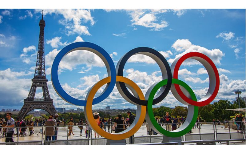 326,000 tickets for Paris Olympics opening ceremony, minister says