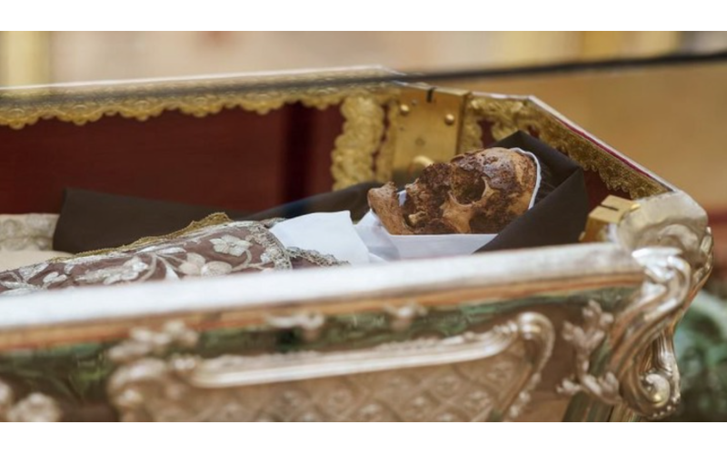  Body of Saint Teresa displayed publicly for the first time in 100 years