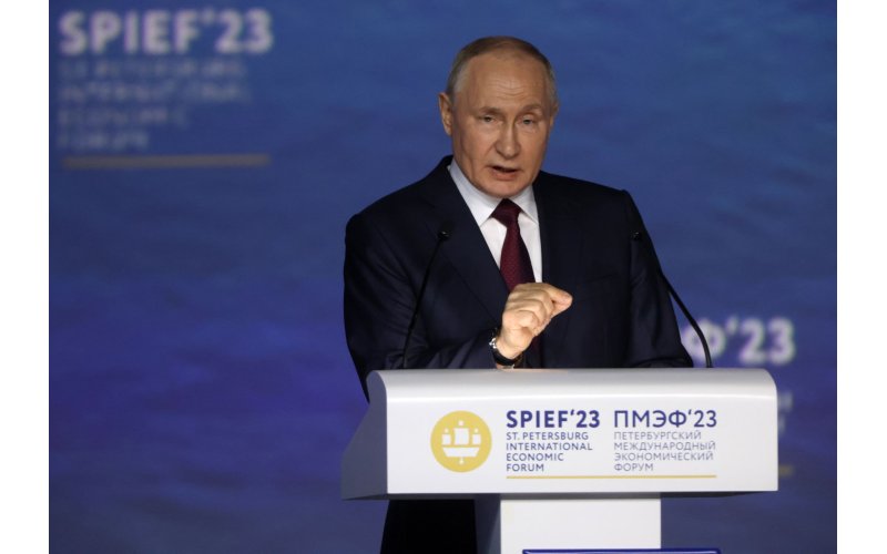 Russia Rejects U.S. Support for Ukrainian Drone Strikes, Warns Conflict Could Escalate
