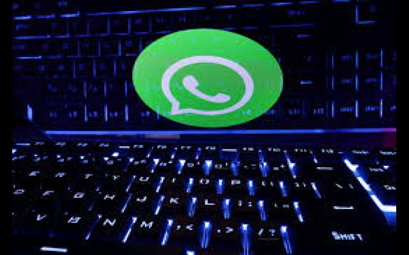 WhatsApp Tests New iOS Feature Allowing Group Chat History Sharing for New Members